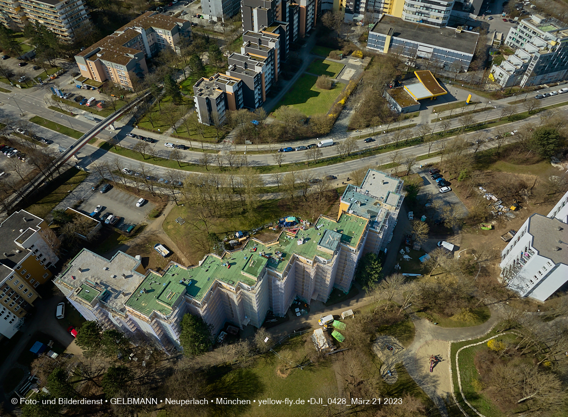 21.03.2023 - Luftbilder von der Baustelle Karl-Marx-Ring 53-57 in Neuperlach